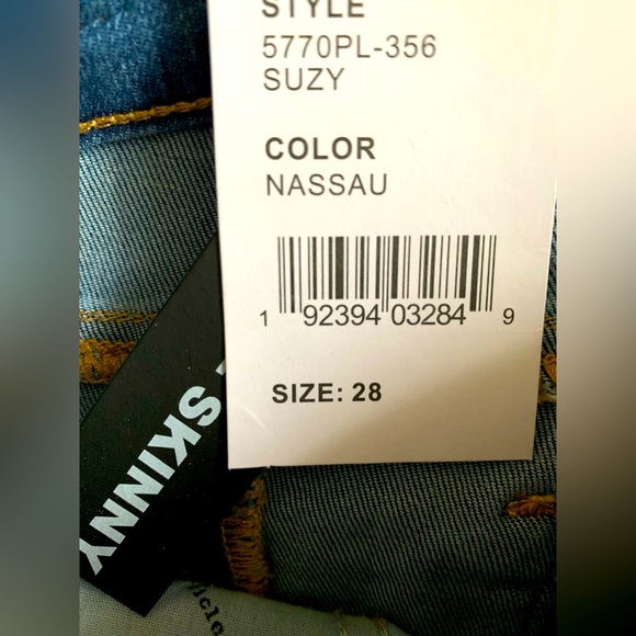 Articles of Society skinny jeans - size 28, cute back ankle detail. - Picture 4 of 5